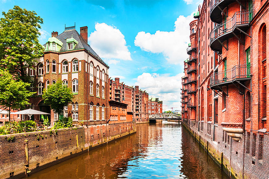 Hochwertige Vliestapete Canal in Hamburg
